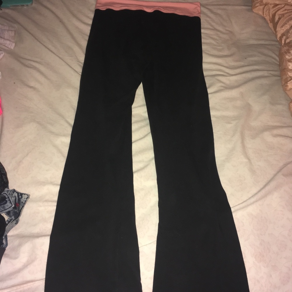 Victoria’s Secret flare yoga pants (small)